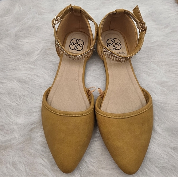 Daisy Fuentes Fall Color Flats with Feather Dangle Ankle Strap Size 7 - Picture 2 of 8